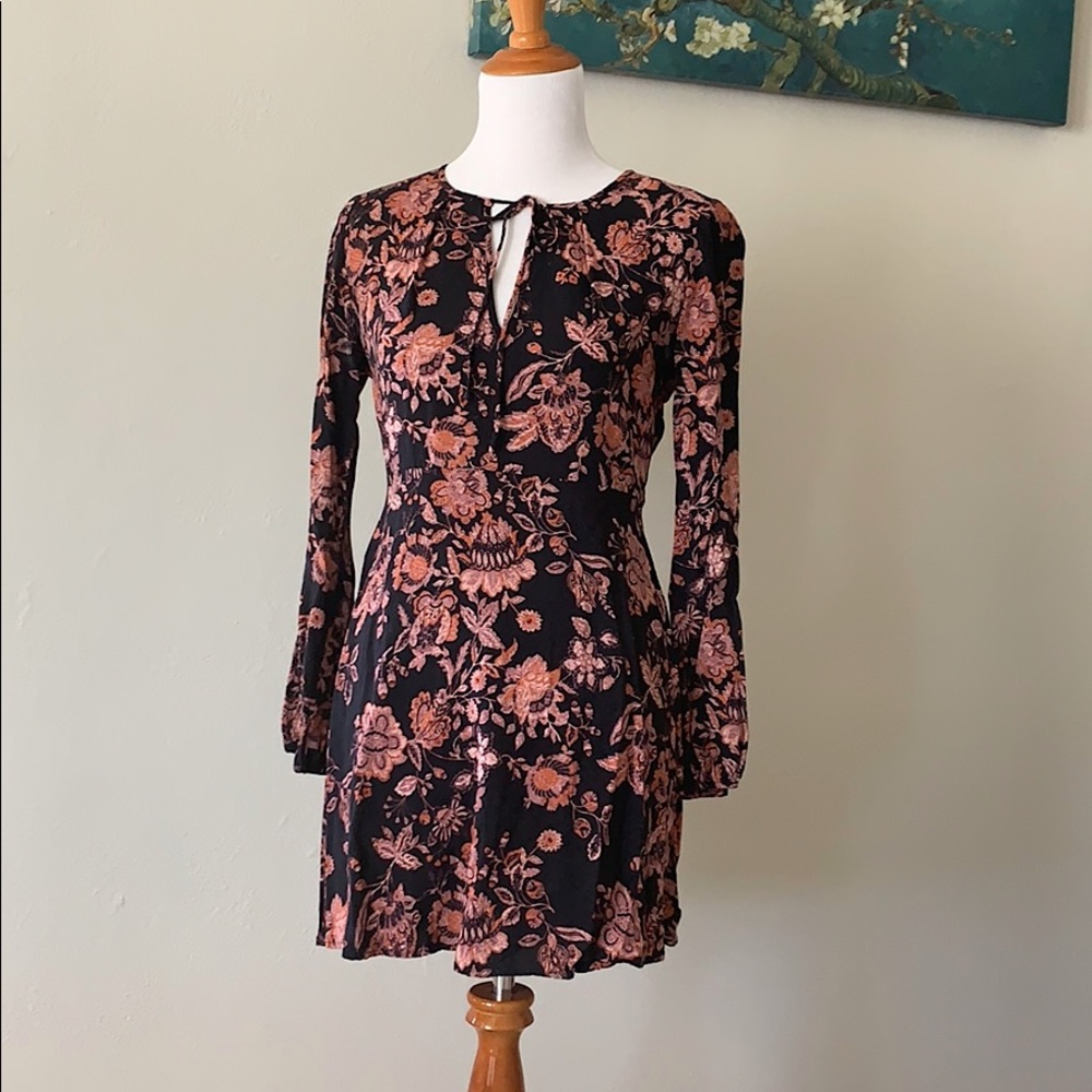 Forever 21 Floral Midi Long sleeve Dress